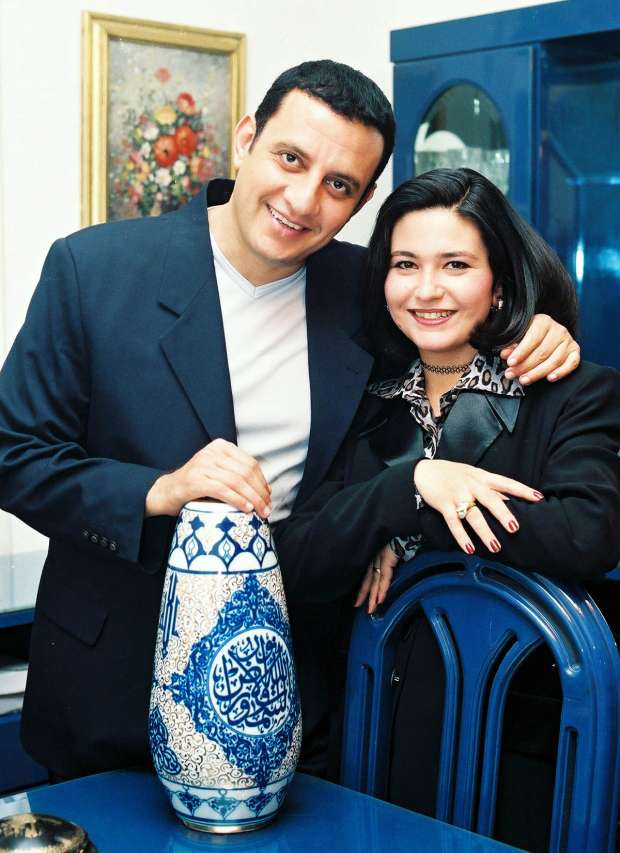 الإعلامي طارق علام وزوجته